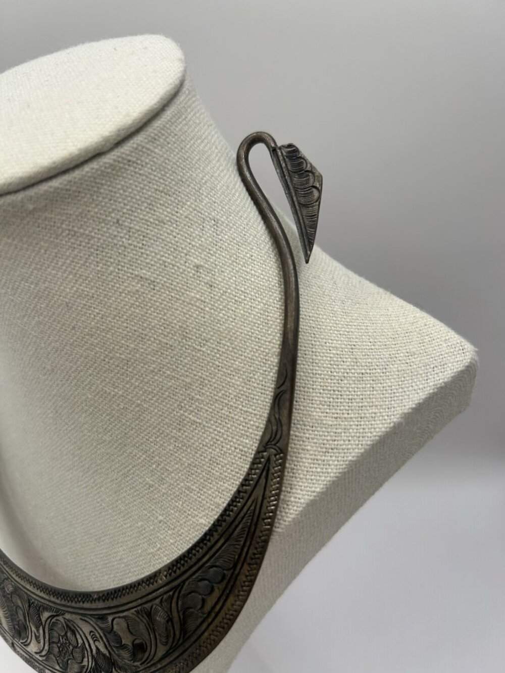 Vintage Tribal Ceremonial Etched Collar Necklace Bird Motif Silver Tone Boho - Picture 6 of 15